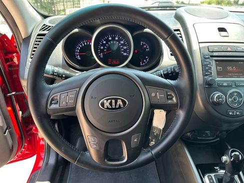 Used 2013 Kia Soul + w/ Audio Pkg FWD image 19
