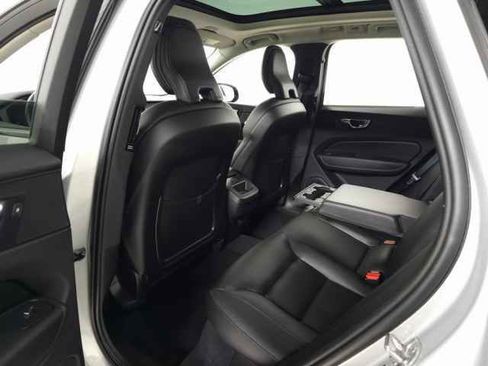 Used 2025 Volvo XC60 B5 Core w/ Protection Package Premier image 32