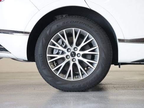 Used 2025 Genesis GV80 2.5T Standard AWD/4WD image 19