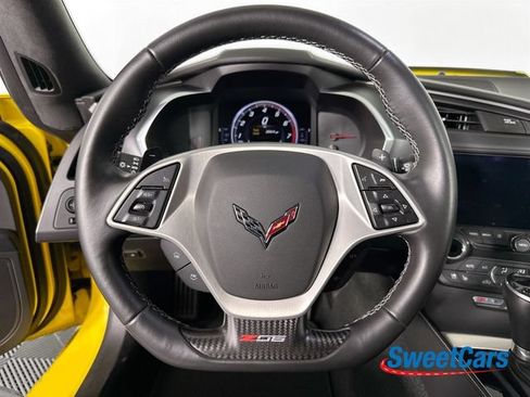 Used 2015 Chevrolet Corvette Z06 w/ 3LZ Preferred Equipment Group RWD image 13