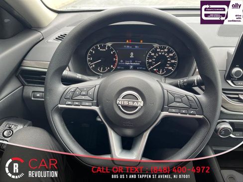Used 2025 Nissan Altima 2.5 SV FWD image 19