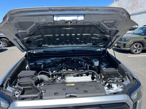 Used 2025 Toyota Tacoma TRD Off-Road image 32