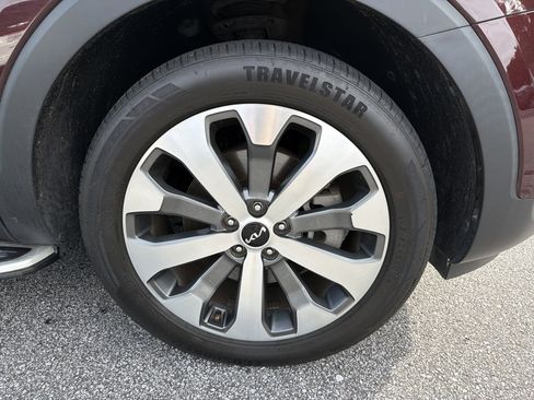 Used 2022 Kia Telluride S FWD image 8