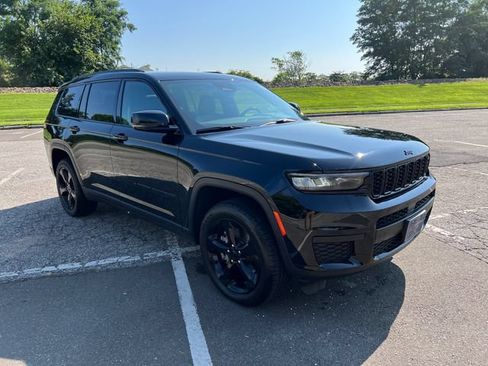 Used 2023 Jeep Grand Cherokee L Laredo AWD/4WD image 1