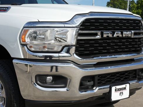 Used 2024 RAM 2500 Big Horn AWD/4WD image 27