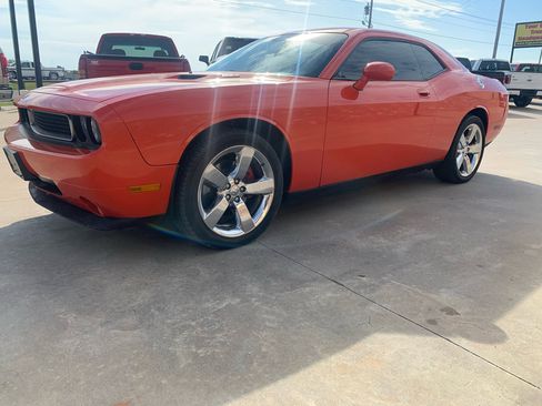 Used 2009 Dodge Challenger R/T image 3
