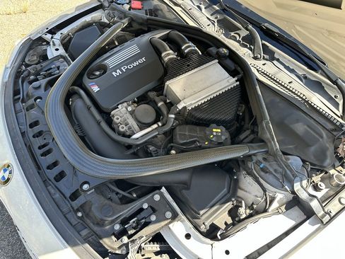 Used 2020 BMW M4 Convertible image 29