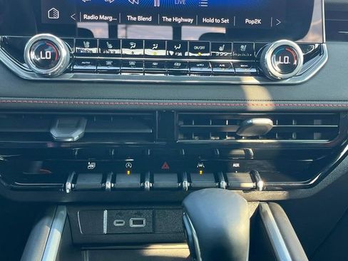 Certified 2025 Chevrolet Colorado Z71 w/ Z71 Convenience Package 2 image 30