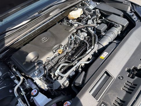 Used 2025 Toyota Camry SE FWD image 22