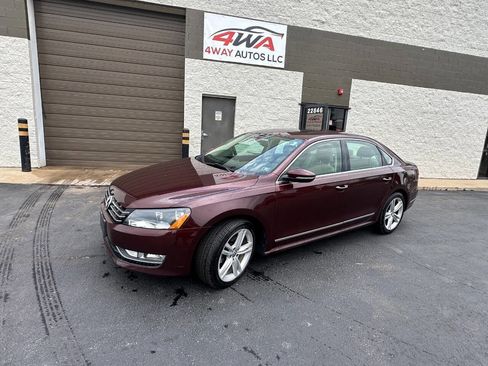 Used 2012 Volkswagen Passat TDI SEL Premium FWD image 2
