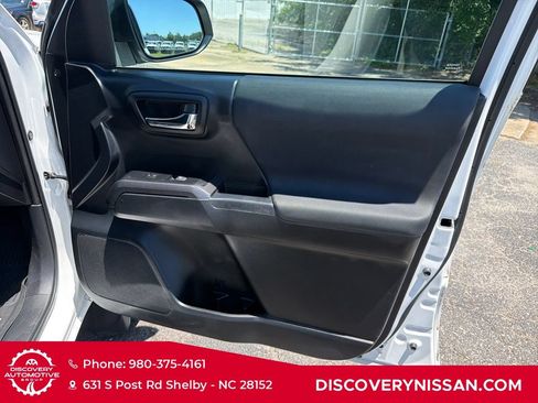 Used 2019 Toyota Tacoma TRD Sport RWD image 34