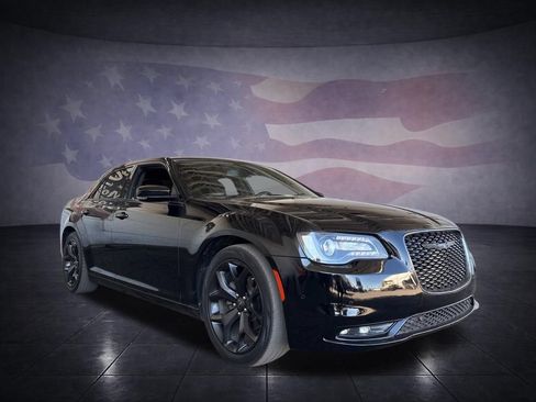 Used 2022 Chrysler 300 S RWD image 7