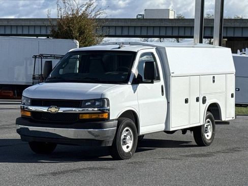 New 2025 Chevrolet Express 3500 w/ Power Convenience Package RWD image 16