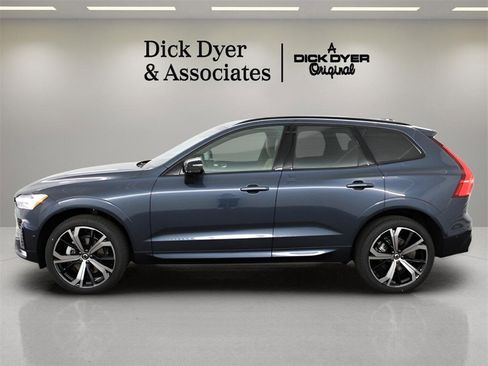 New 2025 Volvo XC60 B5 Ultra w/ Protection Package Premier image 3