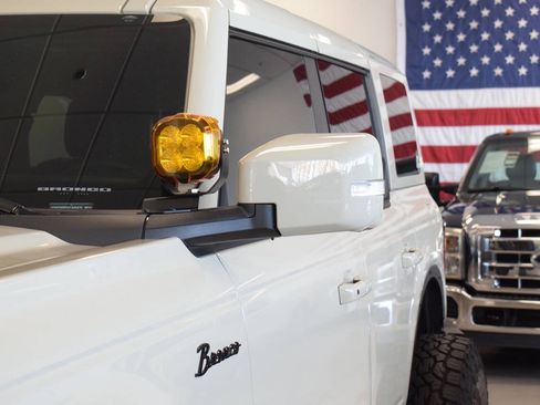 Used 2025 Ford Bronco Outer Banks AWD/4WD image 13
