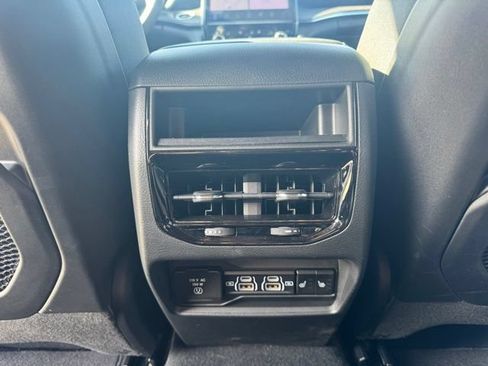 Certified 2025 Jeep Grand Cherokee Overland AWD/4WD image 18