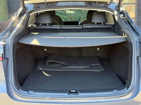 Used 2023 Tesla Model Y Long Range image 18