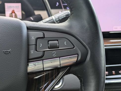 Used 2024 Cadillac Escalade ESV Premium Luxury w/ Performance Package AWD/4WD image 28