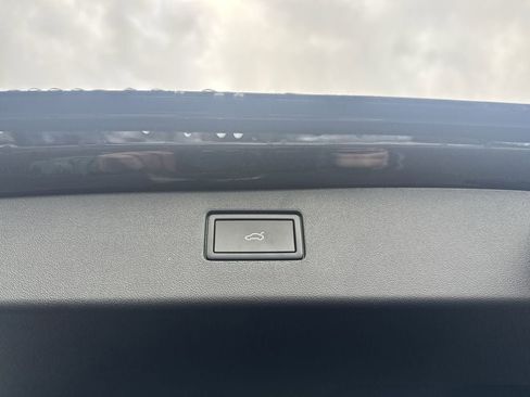 New 2026 Volkswagen Tiguan SE AWD/4WD image 44