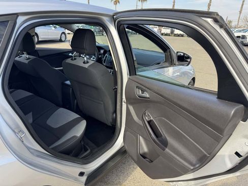 Used 2012 Ford Focus SE image 18