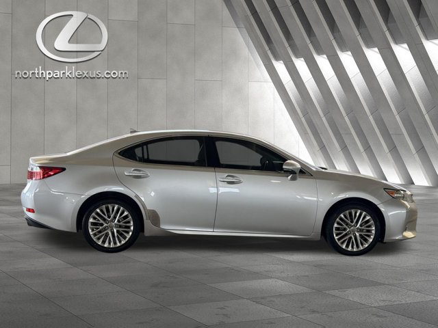 Used 2014 Lexus ES 350 w/ Luxury Package FWD image 4