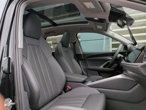 Used 2025 Audi Q5 Premium AWD/4WD image 18