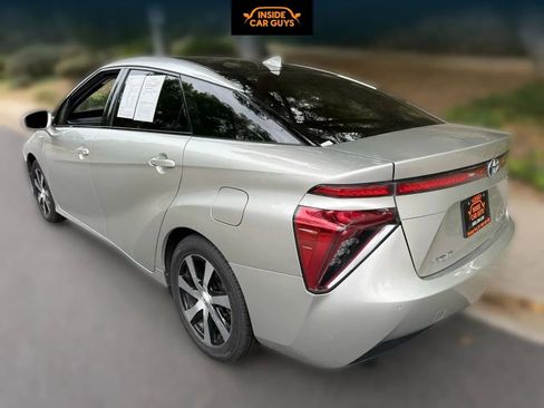 Used 2018 Toyota Mirai image 3