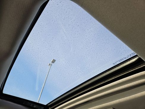 Used 2016 GMC Yukon XL SLT w/ Open Road Package image 16