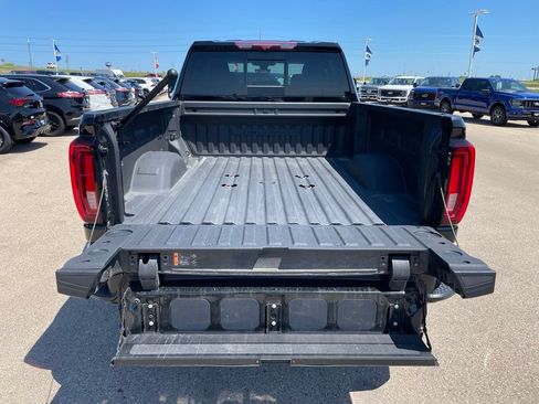Used 2023 GMC Sierra 2500 Denali w/ Denali Black Diamond Edition AWD/4WD image 31