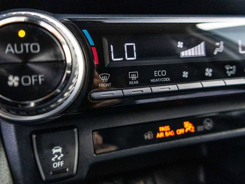 Certified 2023 Toyota RAV4 XLE FWD image 29