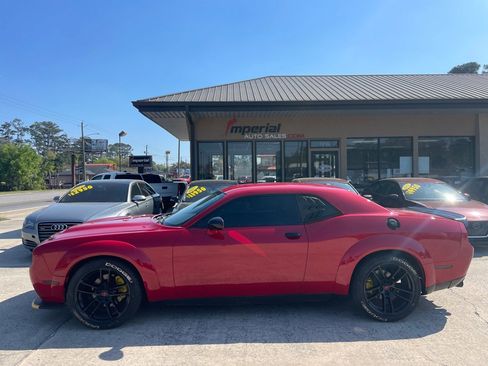 Used 2013 Dodge Challenger R/T image 2