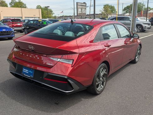 Certified 2024 Hyundai Elantra Limited FWD image 5