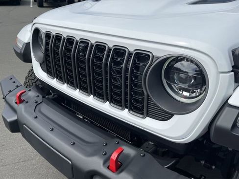 New 2025 Jeep Wrangler Rubicon AWD/4WD image 24