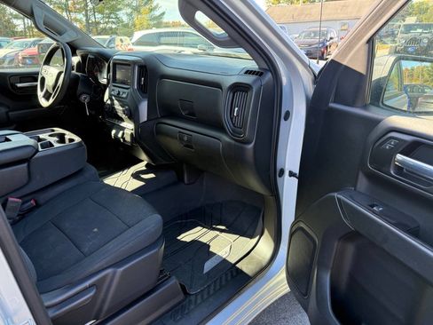 Used 2020 Chevrolet Silverado 1500 Custom w/ Custom Value Package AWD/4WD image 12