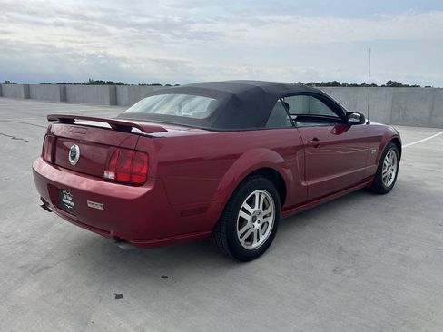 Used 2005 Ford Mustang GT RWD image 11