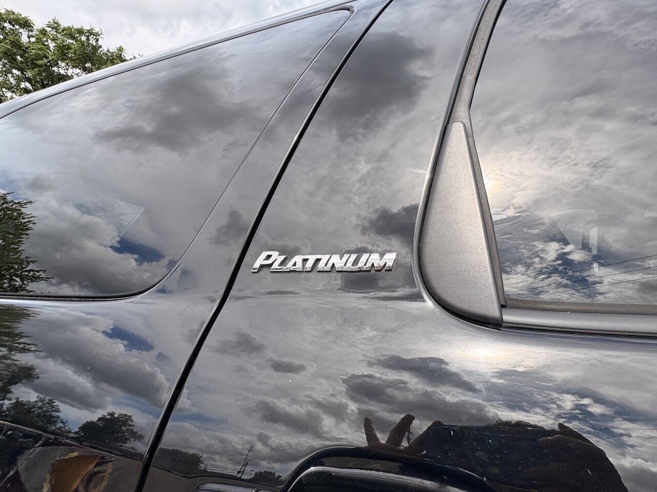 Used 2011 Toyota Sequoia Platinum AWD/4WD image 36