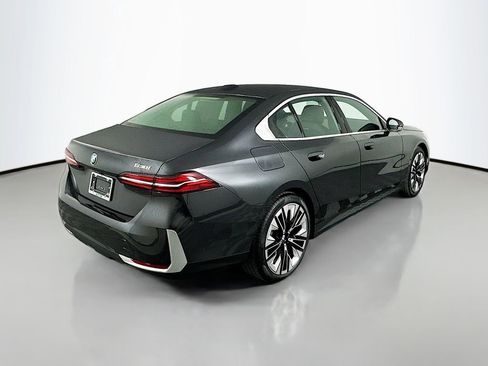 Used 2025 BMW 530i 530i w/ Premium Package image 5