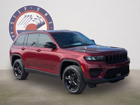 New 2025 Jeep Grand Cherokee Altitude RWD image 2