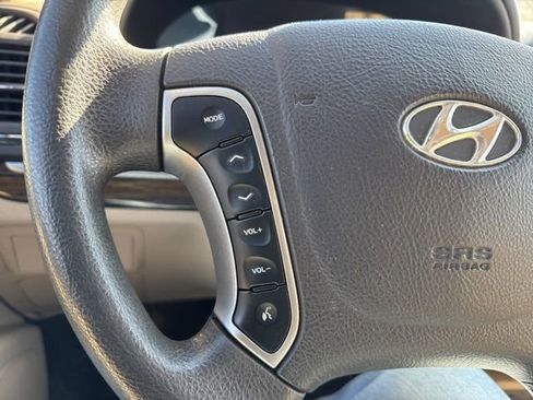 Used 2010 Hyundai Santa Fe GLS image 22