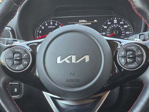 Used 2022 Kia Soul Turbo image 16