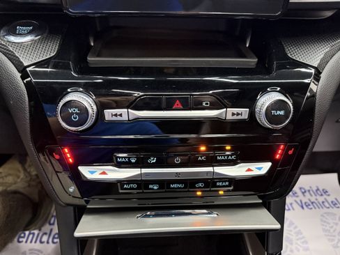 Used 2022 Ford Explorer ST-Line AWD/4WD image 18