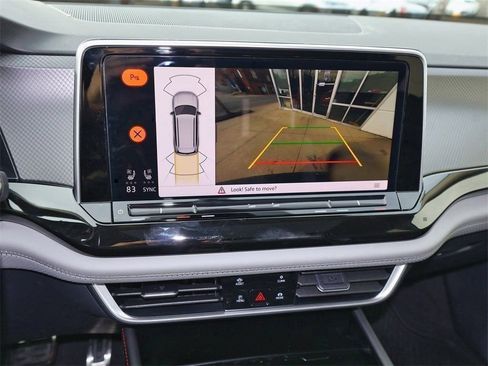 New 2026 Volkswagen Atlas Peak Edition AWD/4WD image 23