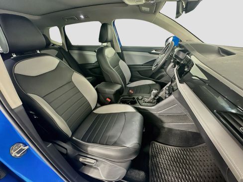 Used 2022 Volkswagen Taos SEL AWD/4WD image 32