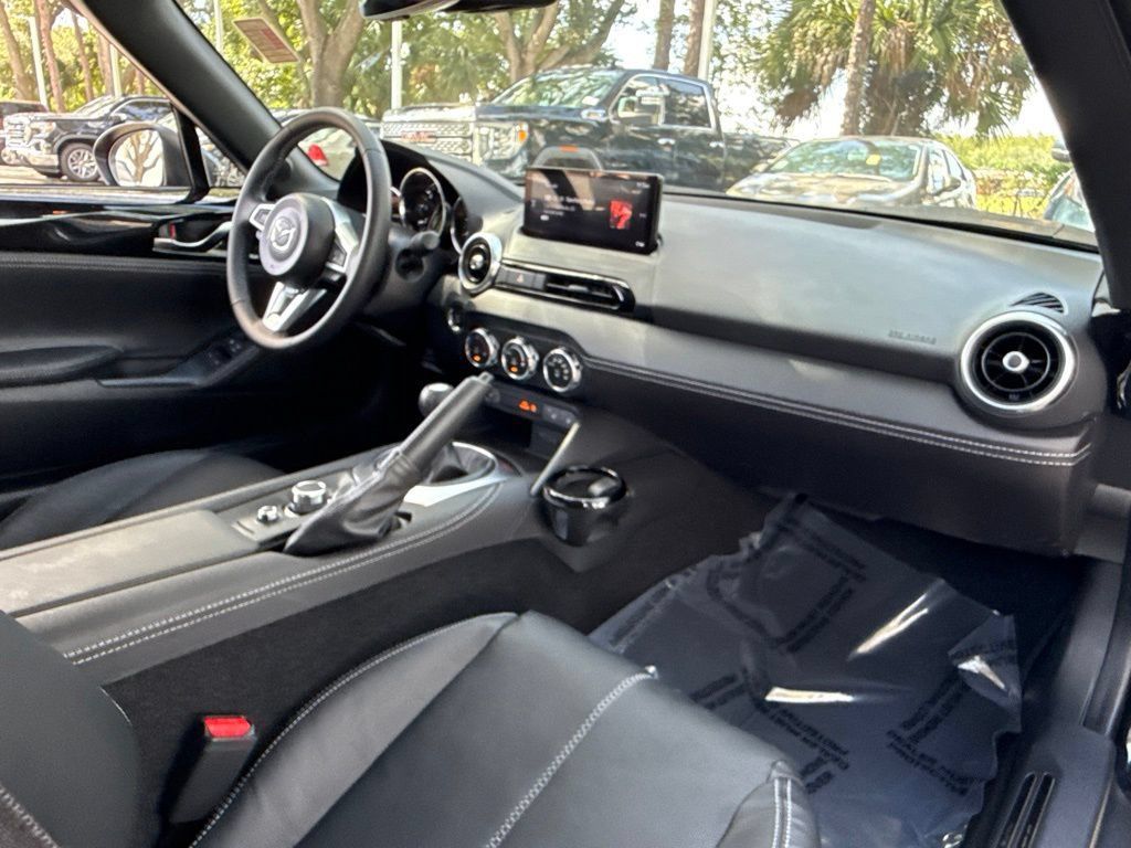 Used 2025 MAZDA MX-5 Miata RF Grand Touring RWD image 65
