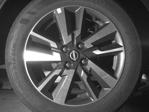 Used 2025 Nissan Versa SV image 15