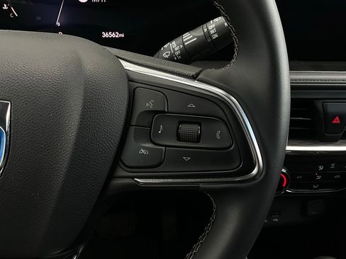 Used 2025 Buick Encore GX Preferred image 32