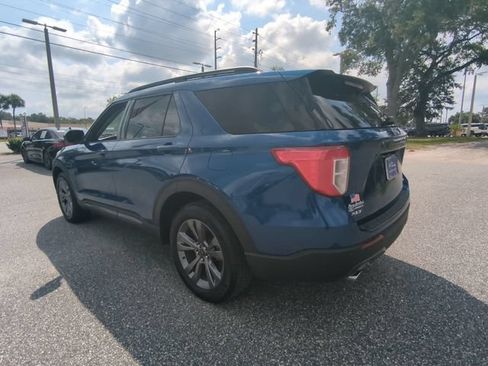 Certified 2023 Ford Explorer XLT w/ Equipment Group 202A AWD/4WD image 7