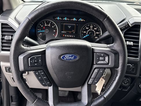 Used 2016 Ford F150 XLT w/ Equipment Group 302A Luxury image 10