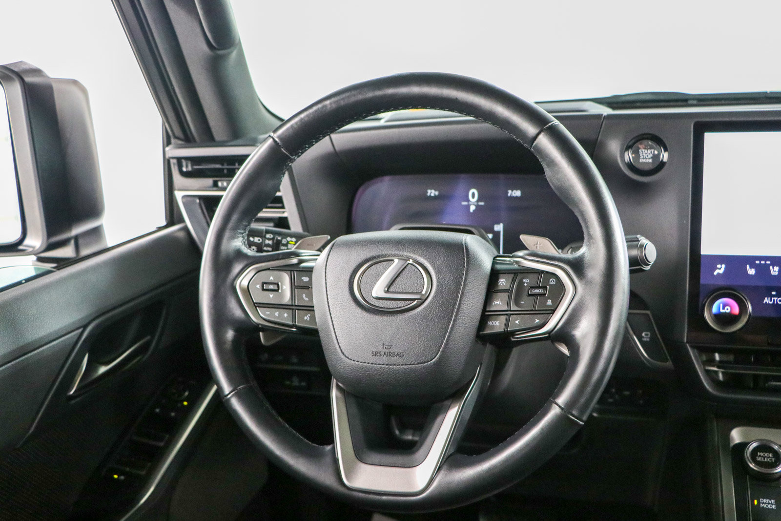Used 2024 Lexus GX 550 w/ Accessory Package (Z1) AWD/4WD image 13