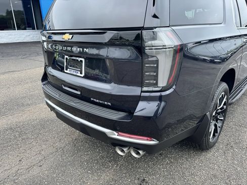 New 2025 Chevrolet Suburban Premier image 7